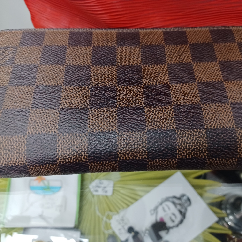 $500 Auth Louis Vuiitton Damier Ebene Zipper Wallet. Luxury  ,Designer.  Cheap a